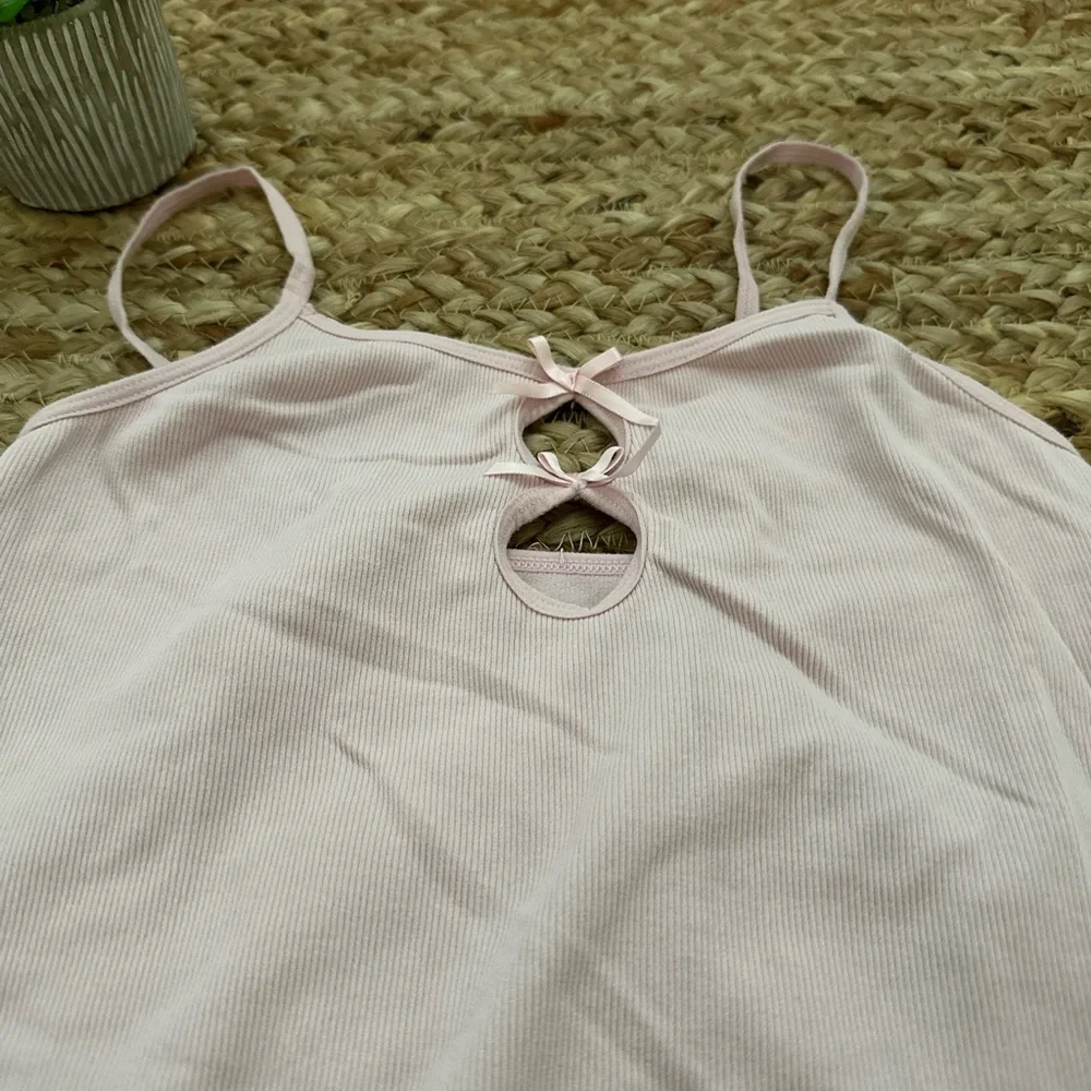 SEAMLESS BOW TANK TOP - Picture 4 of 7